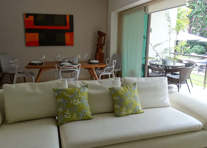 Luxurious & Central Condo In Playa Steps From The Beach