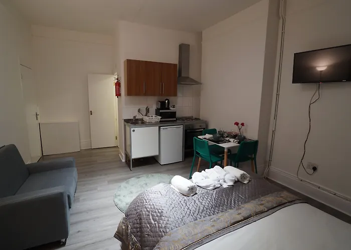 London Queen Park Apartments
