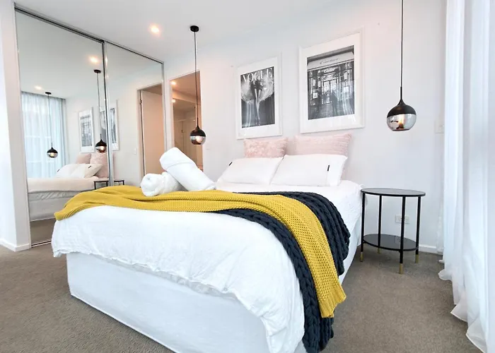 Stylish Southbank Apartment Plus Free Parking For 2 Cars