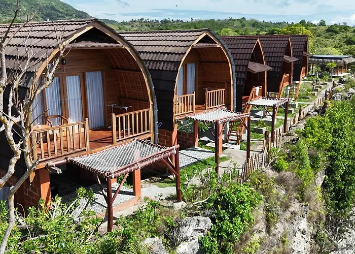 Suwehan Beach Cliff House With Hammock