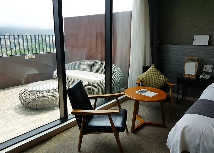 I-Jin Hotel