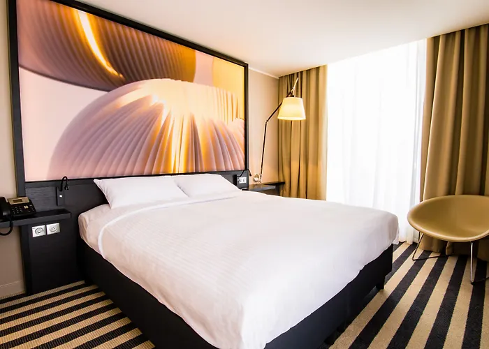 Simon Hotel
