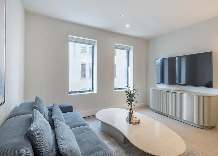 Bright & Modern 2Br - Golden Square Mile