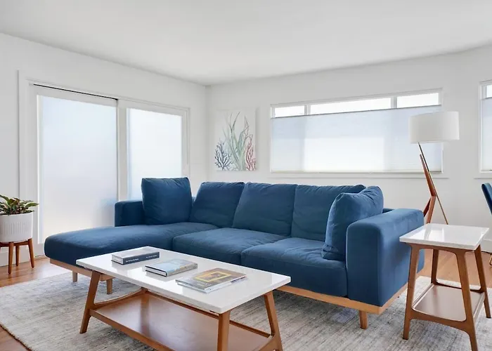 Lovely Laguna Oceanside Gem!