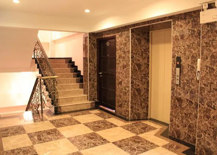 Maleez Lodge