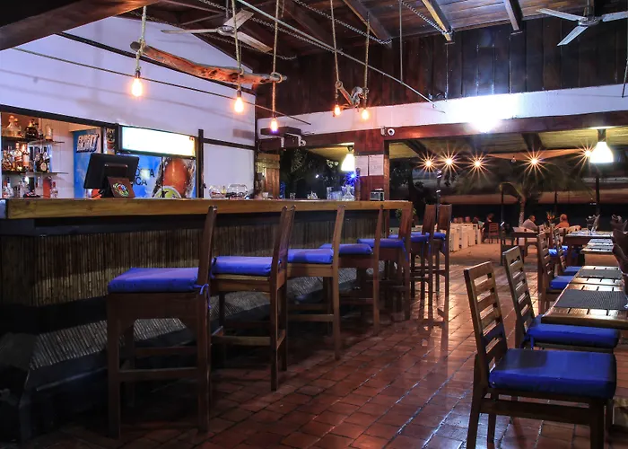 Cafe De Playa Beach Front Hotel