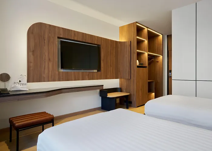 Panmanee Hotel-Newly Renovated