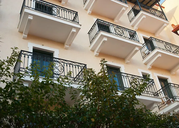Artemis Hotel