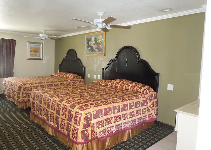 Castaway Motel