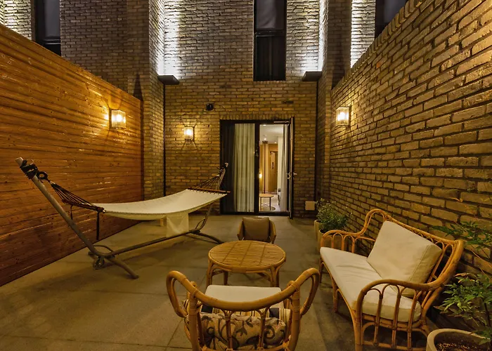 Hotel East9