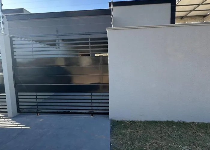 Casa garagem caminhonete exceto Dodge Ram, 2 quartos, espaço para 6 pessoas, casa completa, 5min Centro - Casa 5