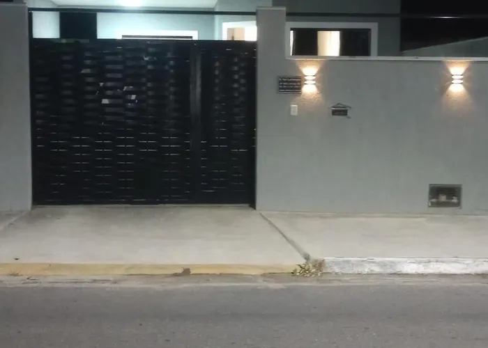 Casa aconchego - praia, trilhas, comercio, praça