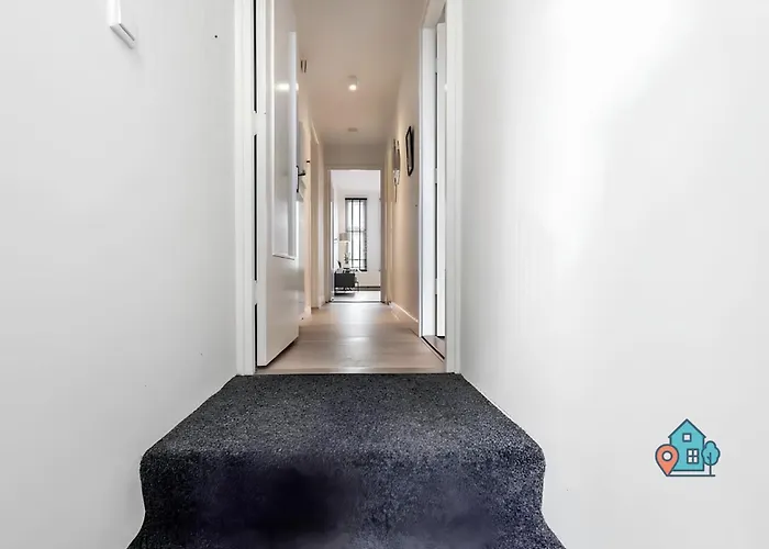 Bright King Room With Shared Bathroom At Amsterdam Zuid
