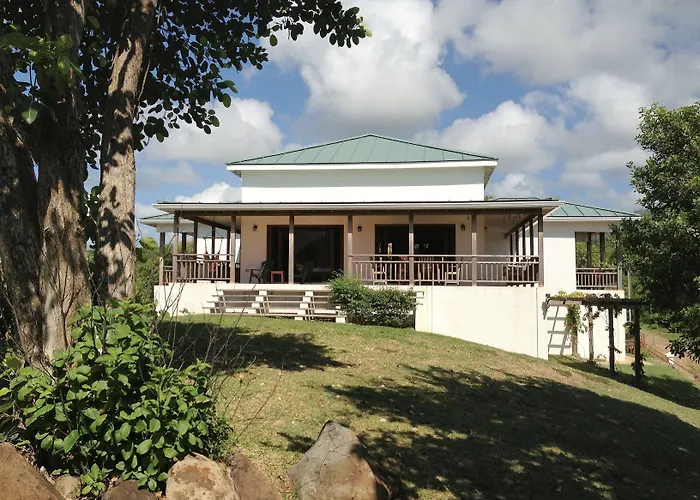 Two Bays Beach Villa, Apartment, And Studios
