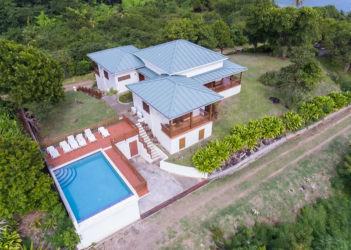 Two Bays Beach Villa, Apartment, And Studios