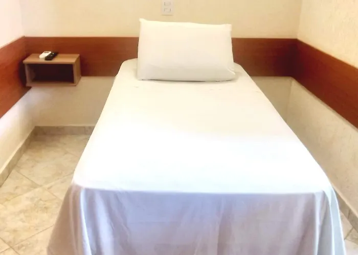 Lelis Hotel