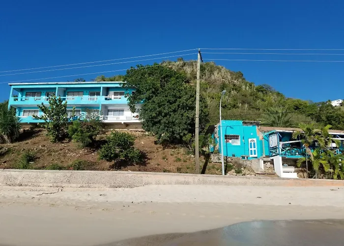 Orrie'S Beach Bar And Hotel