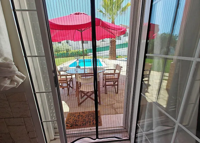 Villa Askamnia And Suites