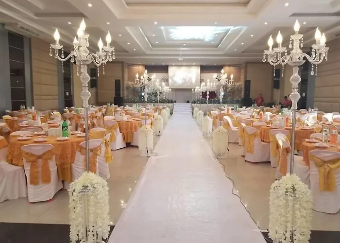 S-Tawan Hotel & Convention