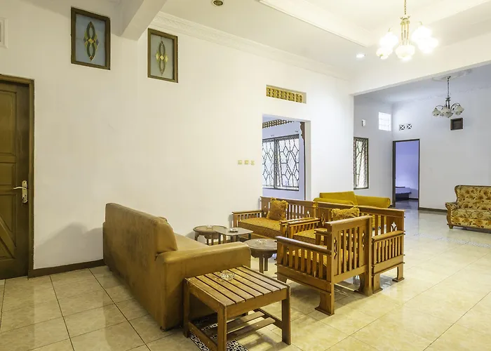 Spot On 2395 Hotel Aden 2 Syariah