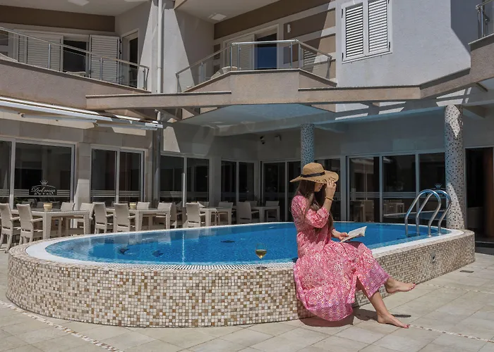 Apartments Del Mar