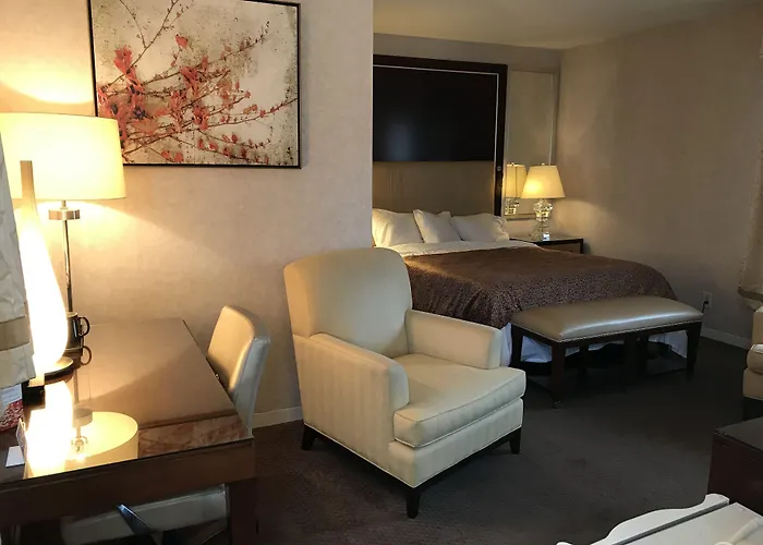 Cardinal Court Motel