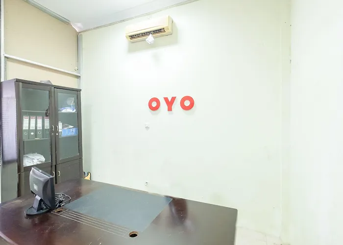 Oyo 1906 Zhafira Guest House Syariah