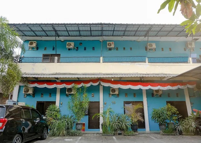 Oyo 1784 Hj. Aniek Residence
