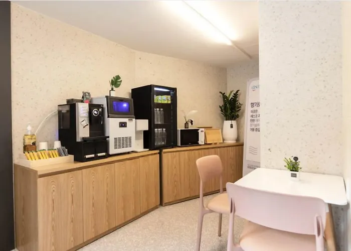 No 25 Hotel Dongam Branch