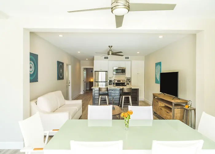 The Tides, Grace Bay