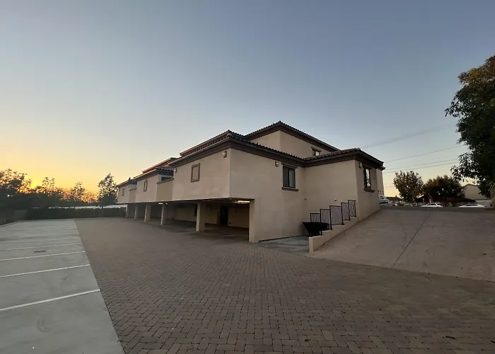 Aspire Inn & Suites Orange