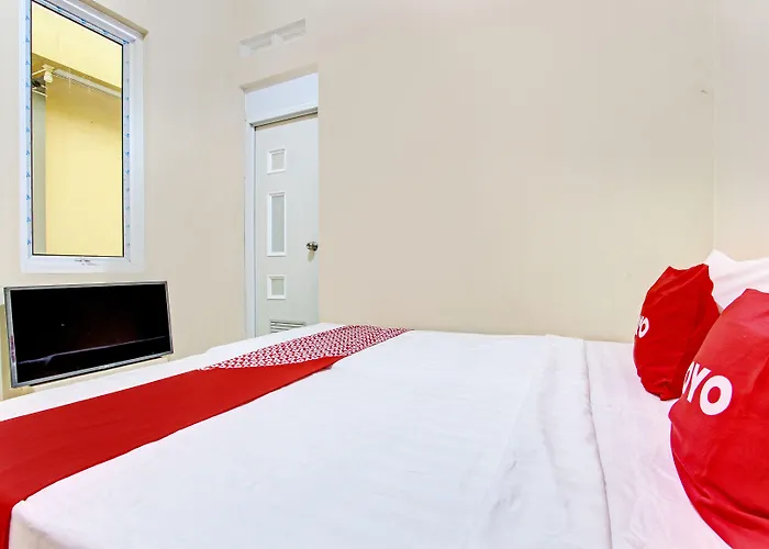Oyo 93208 Guest House Cemara 2
