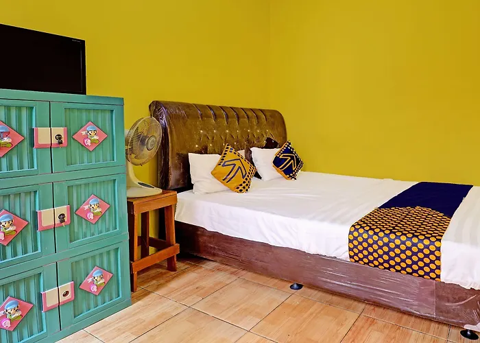 Oyo Life 91478 Wisma Aura Syariah