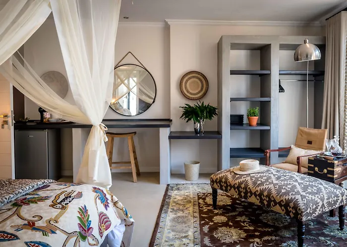Safari Moon Luxury Bush Lodge