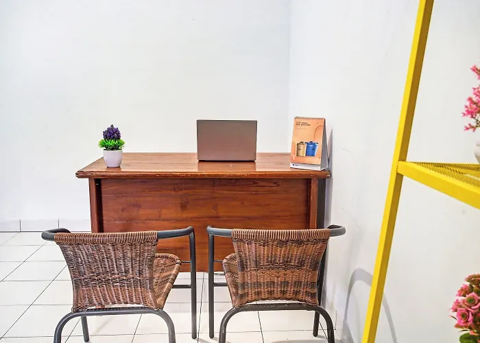 Oyo 3994 Wisma Amalia