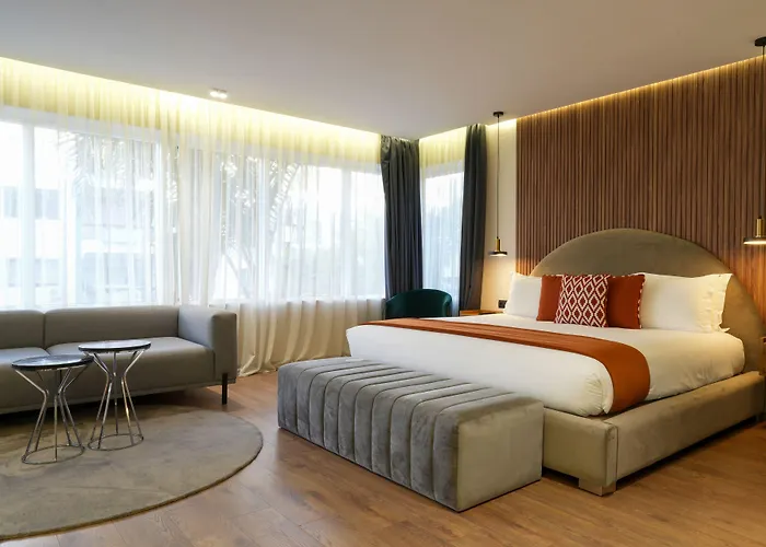Le M Hotel
