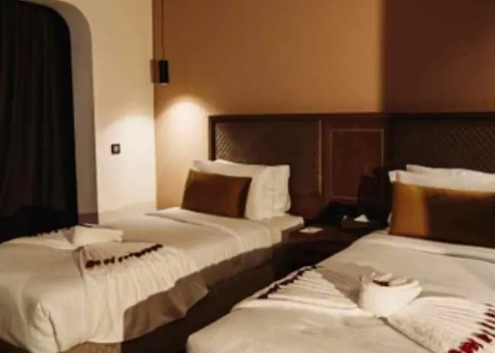 City Hotel By Waves