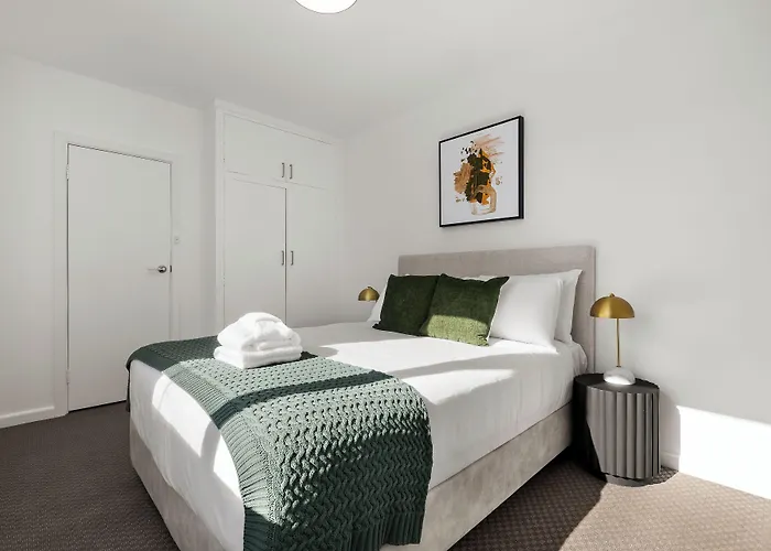 Windsor Apartments By Urban Rest
