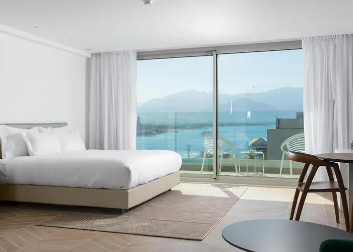 Akoya Hotel