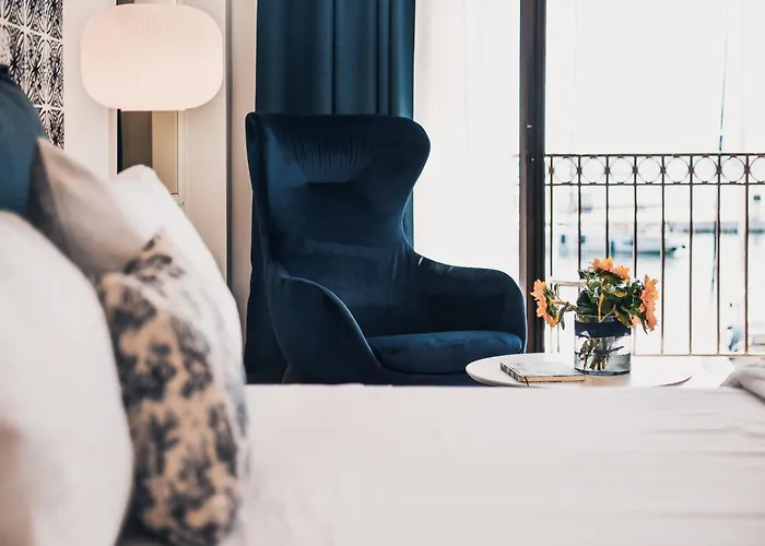 Blue Luxury Suites