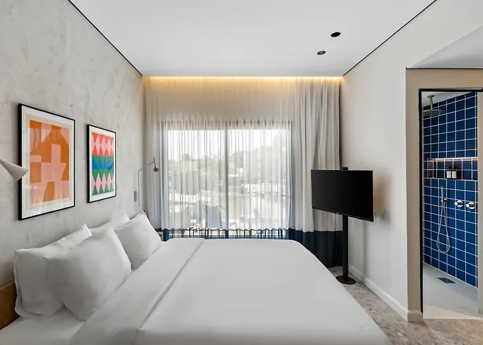 Hotel 48