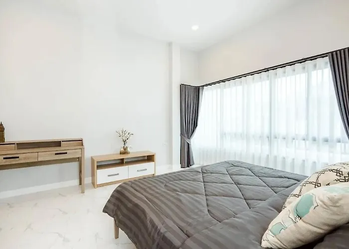 Villa 3 Bedrooms In Central Hua Hin Near Beach