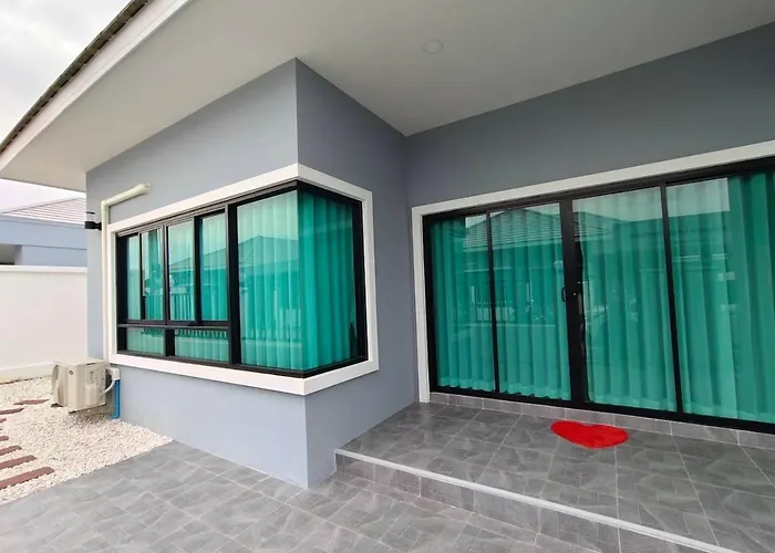 Villa 3 Bedrooms In Central Hua Hin Near Beach
