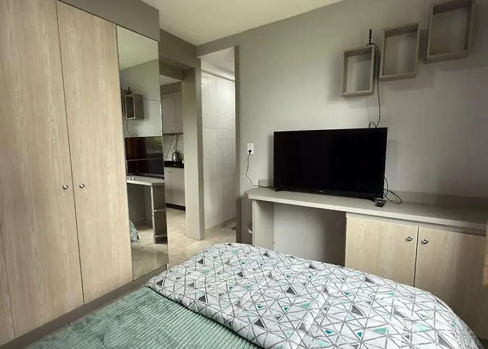 Flat funcional e moderno em Uvaranas-com elevador