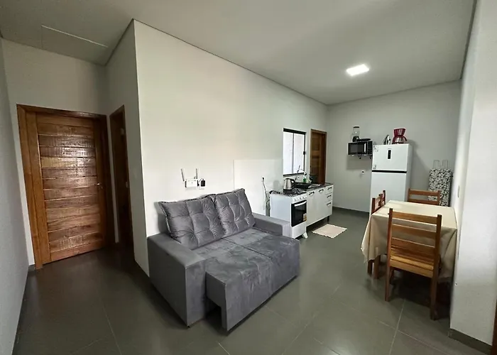 Casa garagem caminhonete exceto Dodge Ram, 2 quartos, espaço para 6 pessoas, casa completa, 5min Centro - Casa 5