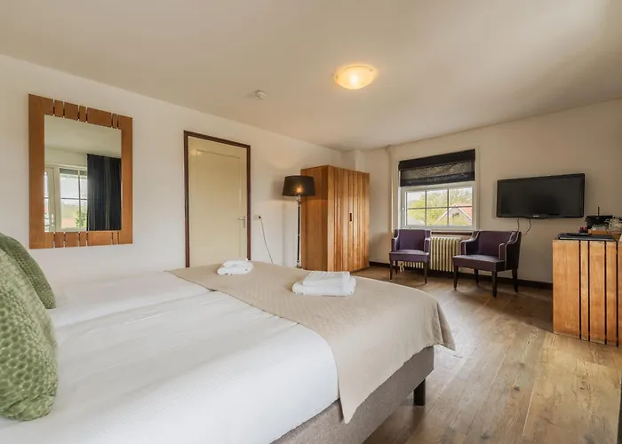 Strandhotel Dennenbos