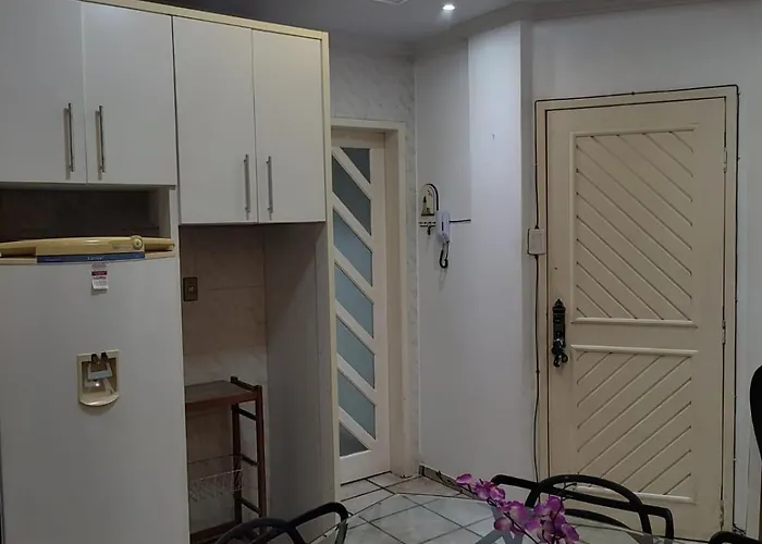 Apartamento 3 Dorm., O Quintal É A Praia E Molhes
