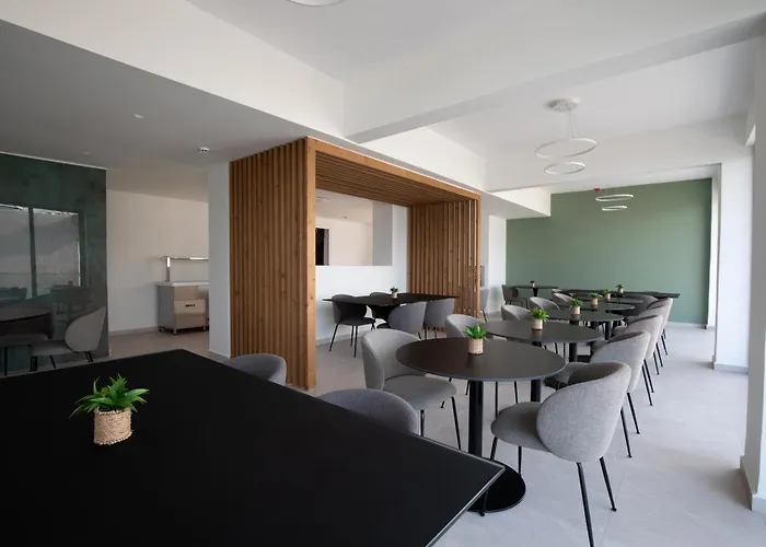 Trinasus Hotel