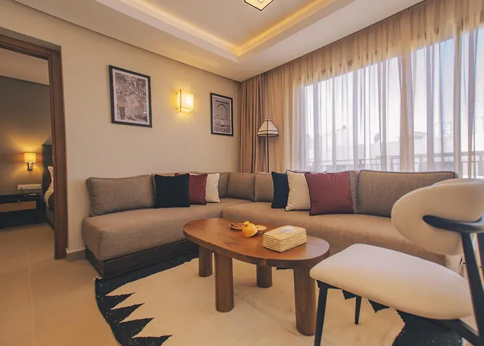 Dally Apart Hotel