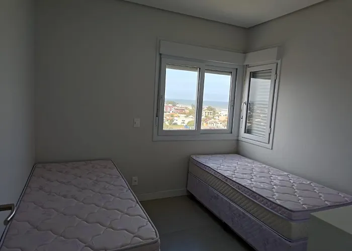 Apartment com Piscina 2 quadras da beira-mar